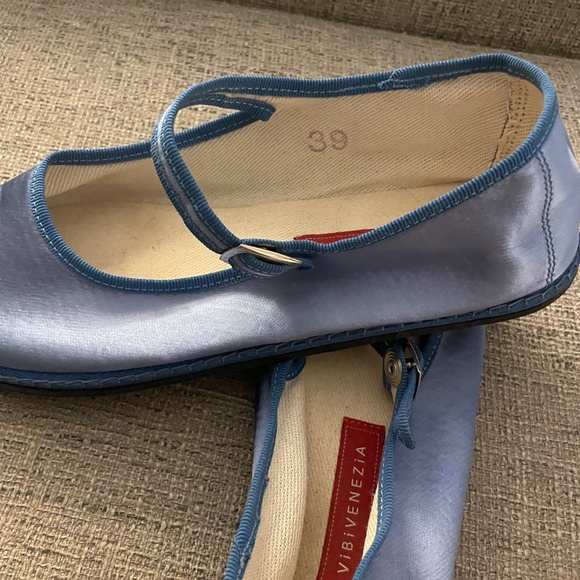 Vibi Venezia Mary-Janes - Picture 3 of 3